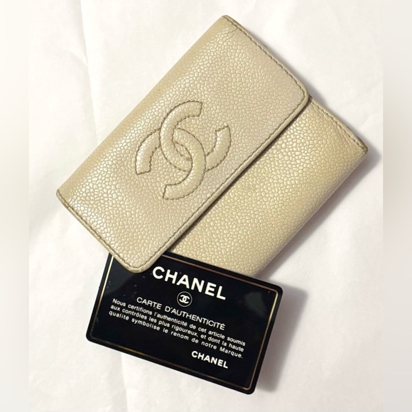 AUTHENTIC CHANEL Neutral Caviar Leather Interlocking C CC Vintage Logo Wallet - Picture 3 of 16